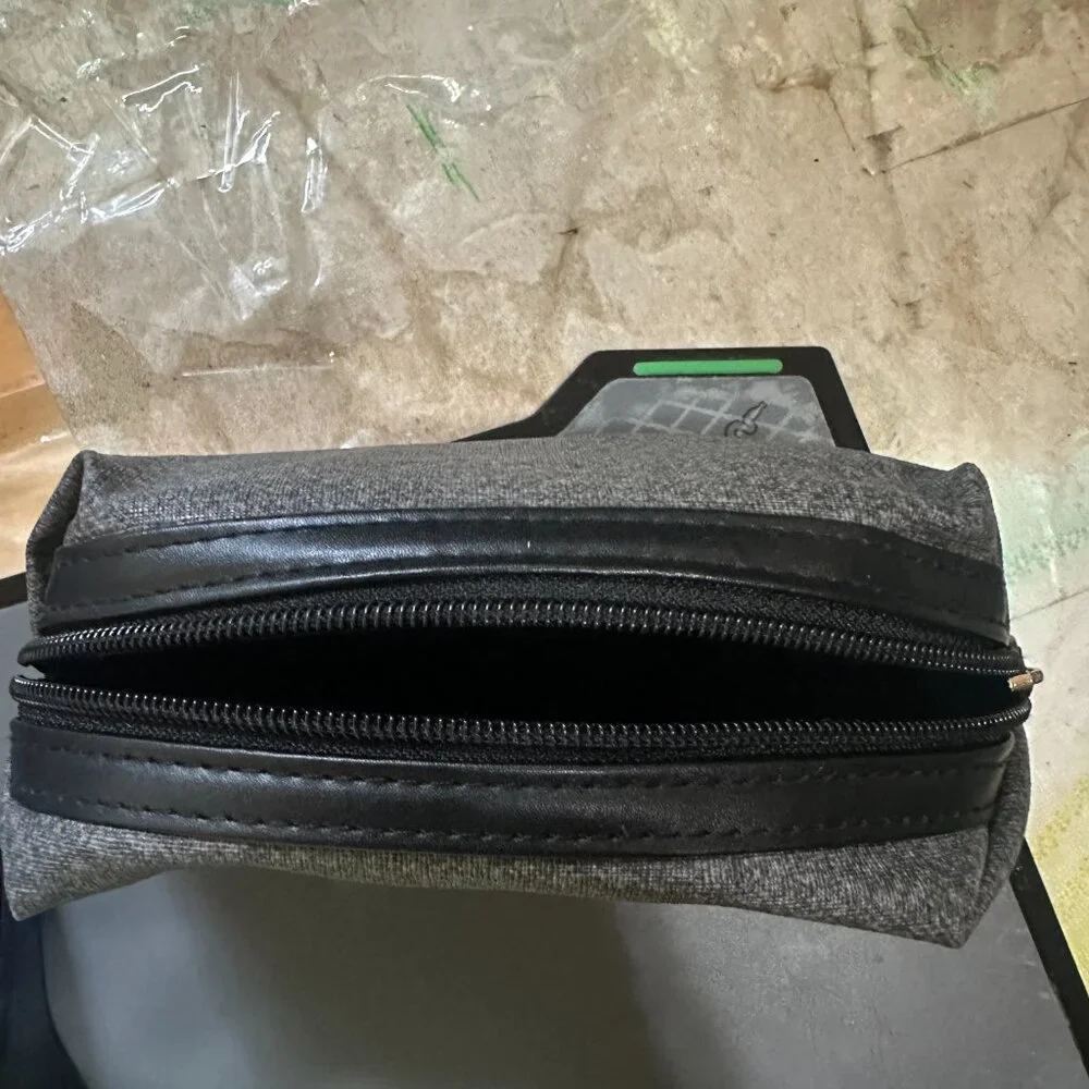 Tumi for Delta Gray Zip Pouch Travel Case Cosmetic Bag Toiletry Bag Amenities In